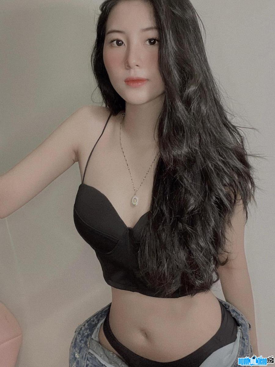 The 10X hot girl has begun to switch to a mature sexy style in recent times
