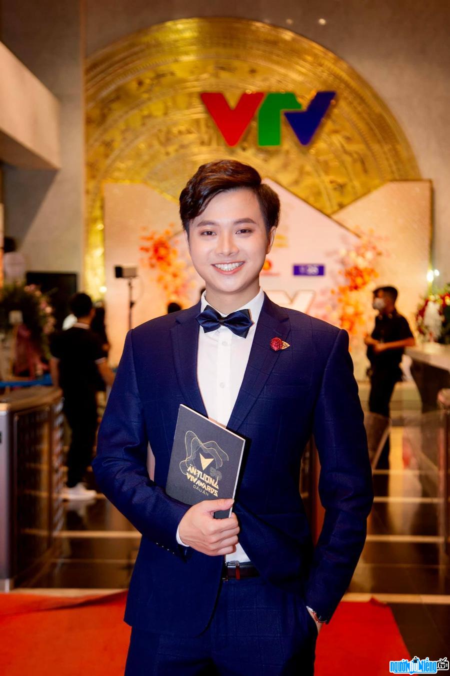  MC Duy Duong is a talented young MC of Vietnam Television