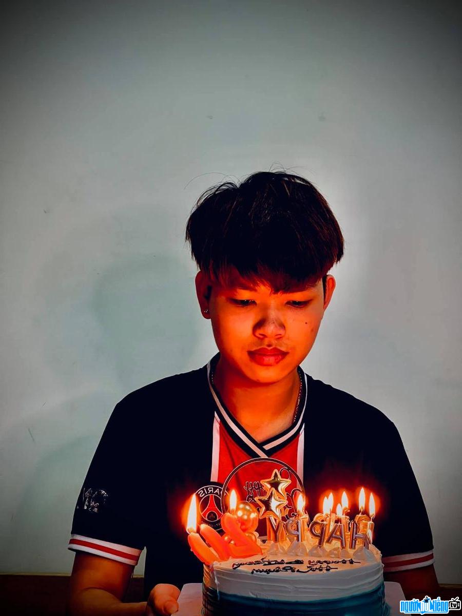 Youtuber Pham Viet Ha's birthday picture