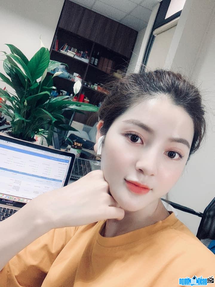 Cận cảnh nhan sắc xinh đẹp của Hot girl Chu Thanh Huyền