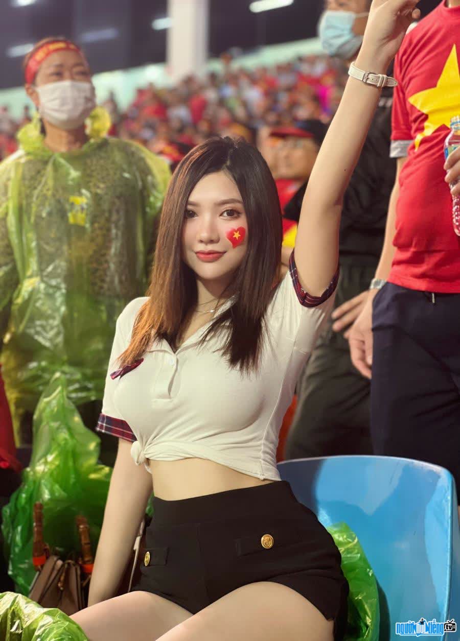 The hot girl caused a fever when she appeared in the stands of the 31st SEA Games men's football final