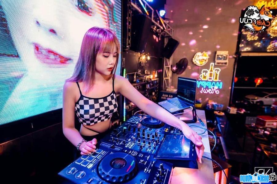 Nàng DJ 9X hứa hẹn sẽ bùng nổ hơn nữa trong tương lai