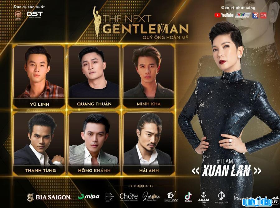  Quang Thuan and other members of Team Xuan Lan in the "Perfect Gentleman" CT show.