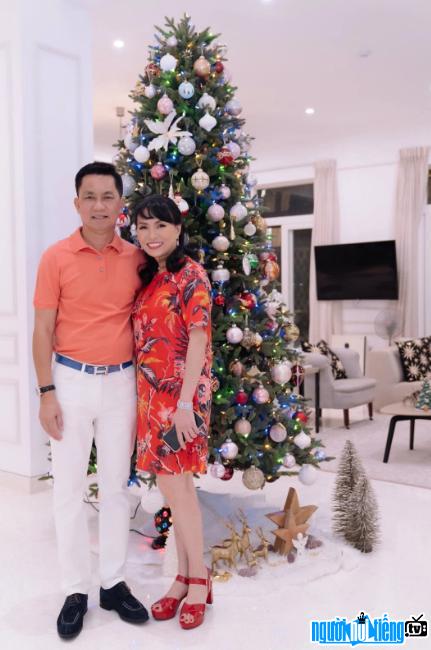 Hình ảnh bà Nguyễn Thị Hồng Vân và chồng