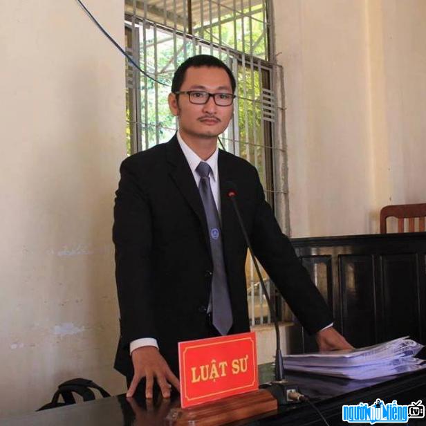  Lawyer Le Ngoc Luan is the person standing protect the legitimate rights and interests of the vulnerable