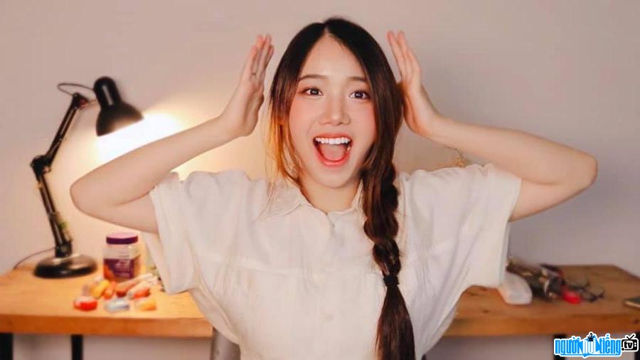 Kênh YouTube Meichan của Hà Trang thường đăng các video về cuộc sống sinh viên tại Hàn Quốc