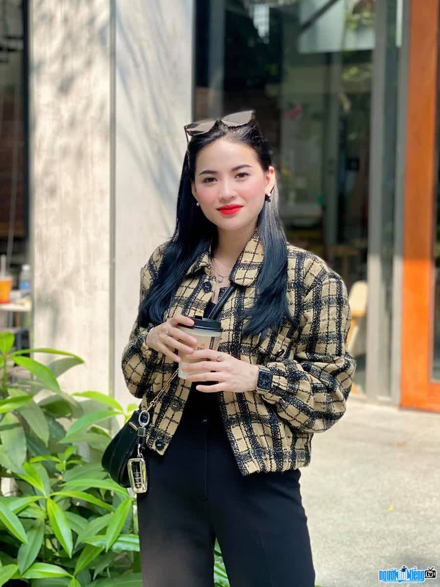 Cận cảnh nhan sắc Youtuber Võ Hà Linh