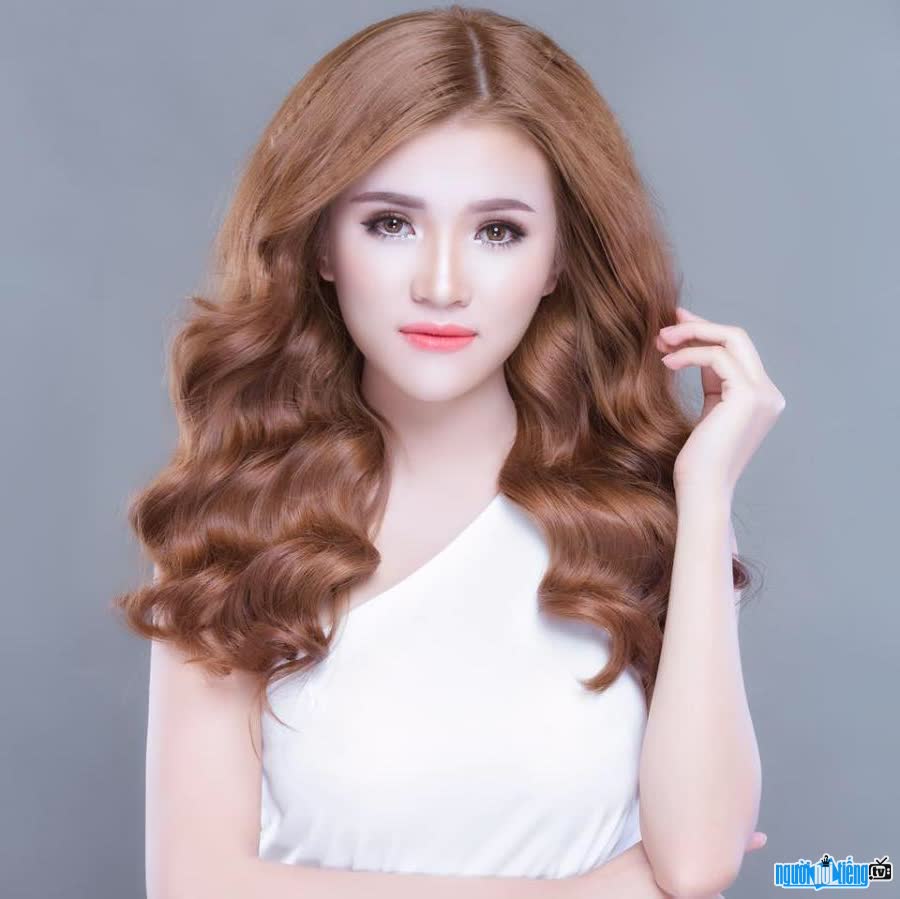 CEO Bùi Thị Thu Hà xinh đẹp tài năng