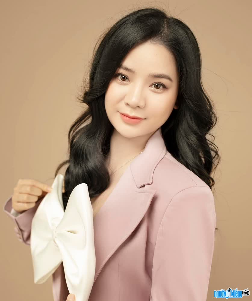 Cận cảnh gương mặt xinh đẹp của nữ diễn viên Lê Linh Hương