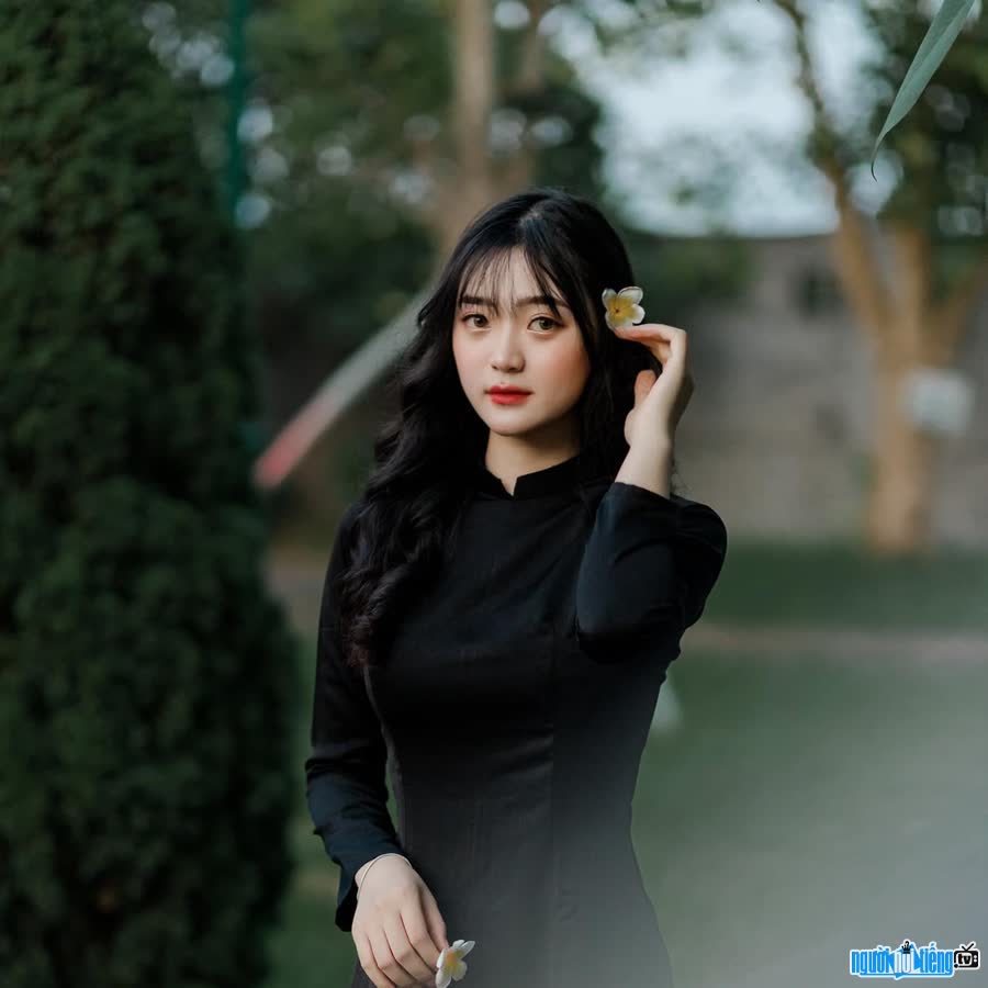 Chân dung hotface Nguyễn Dung Nhi