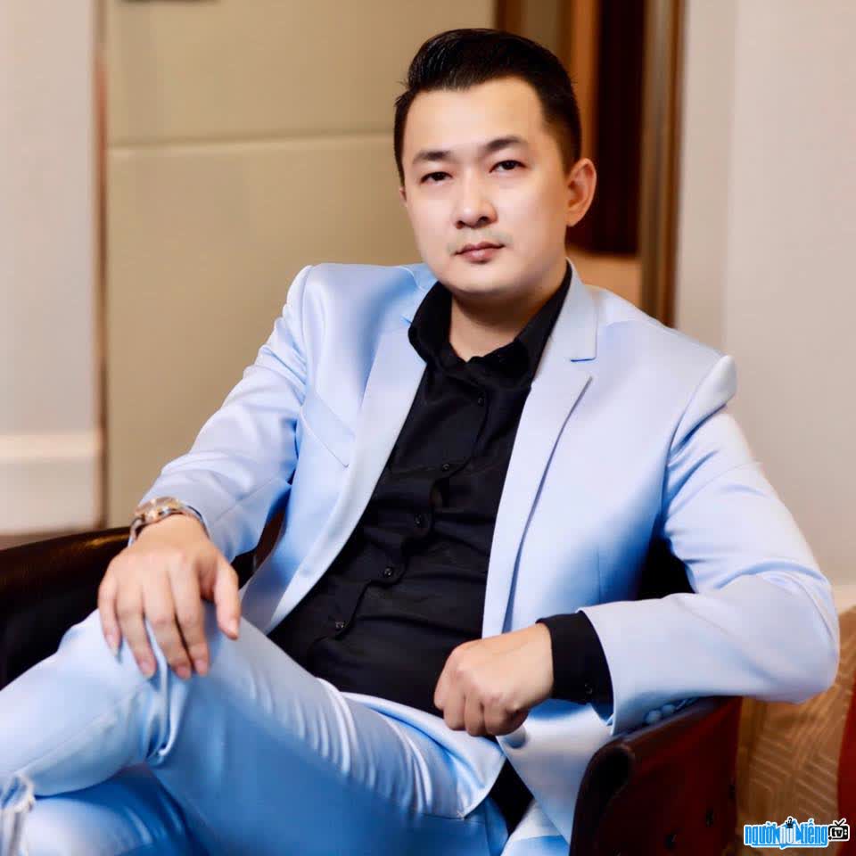 Hình ảnh chân dung CEO Nguyễn Tri Hưng