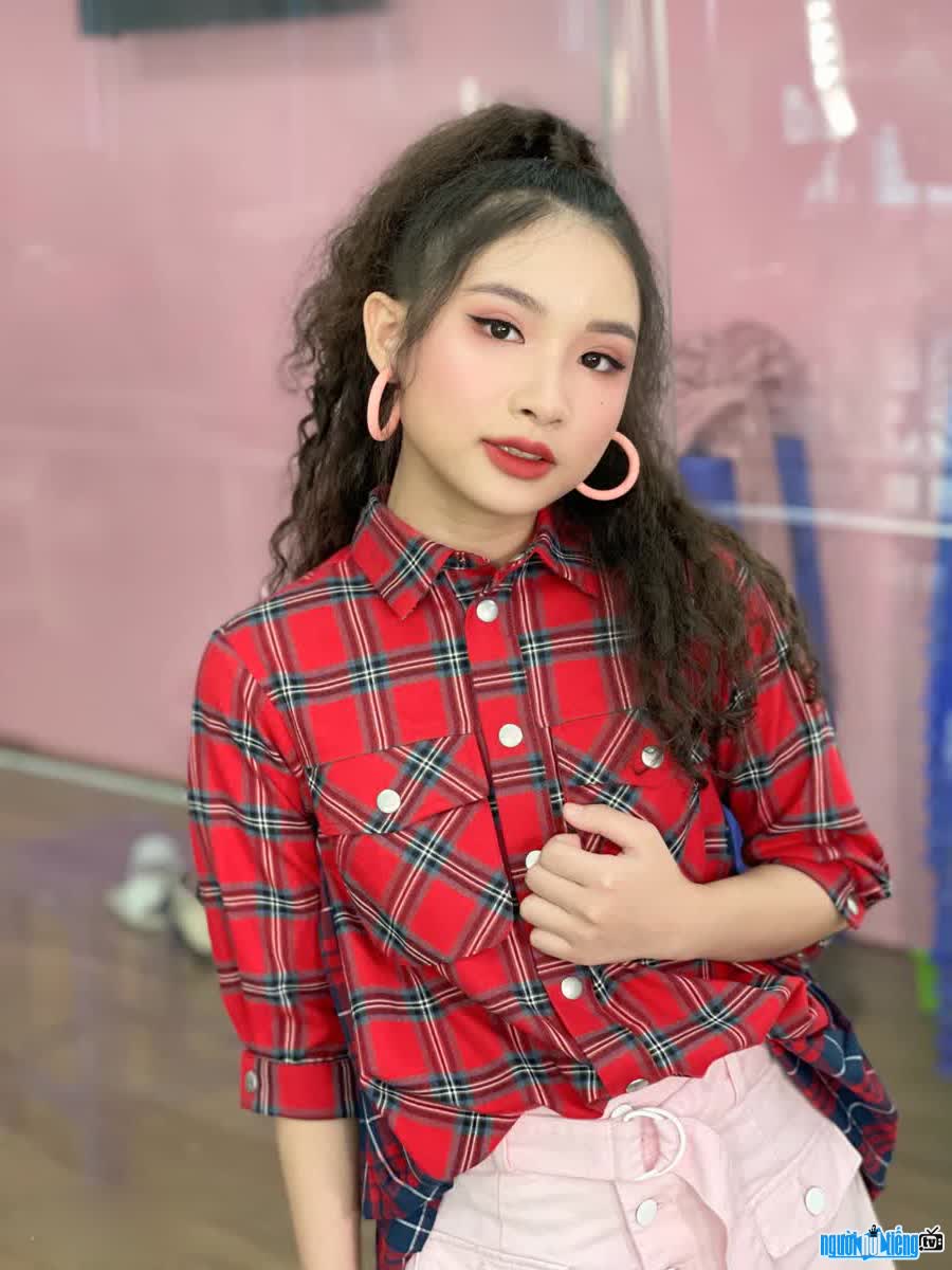 Ảnh chân dung ca sĩ Đồng Hiền Trang Anh