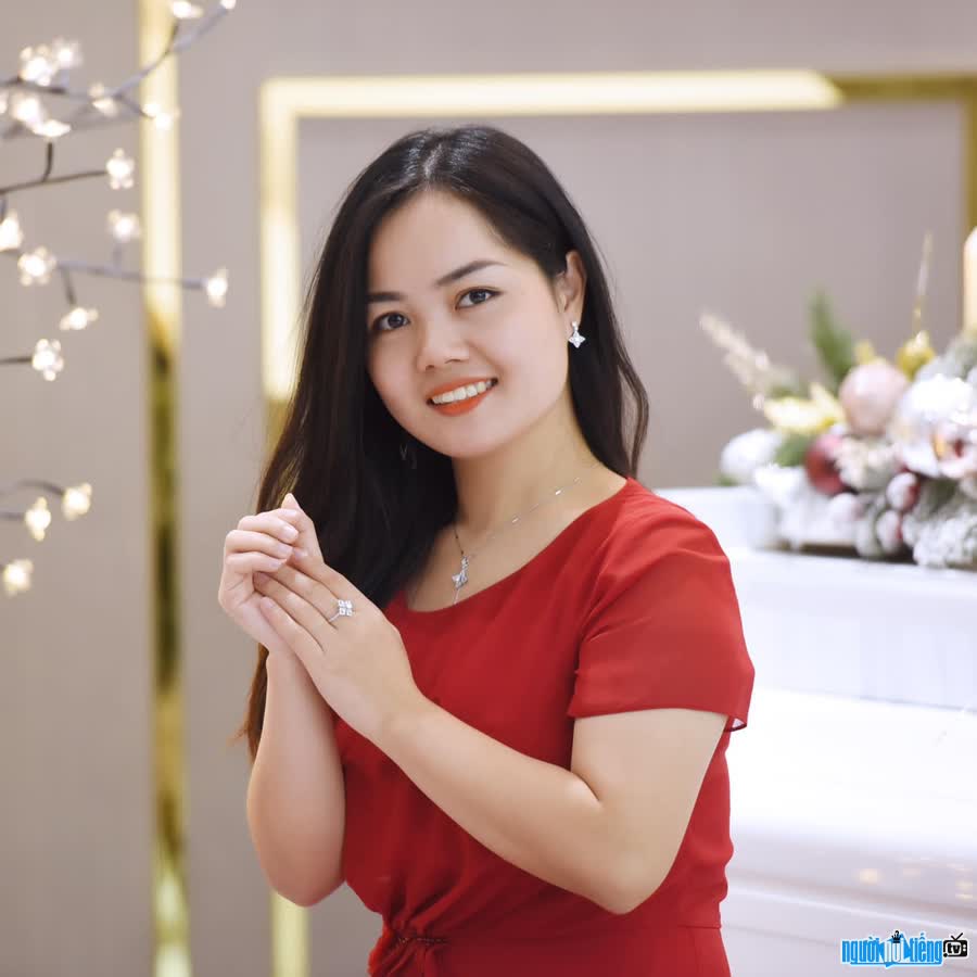 Chân dung hotmom Nguyễn Quỳnh Nga