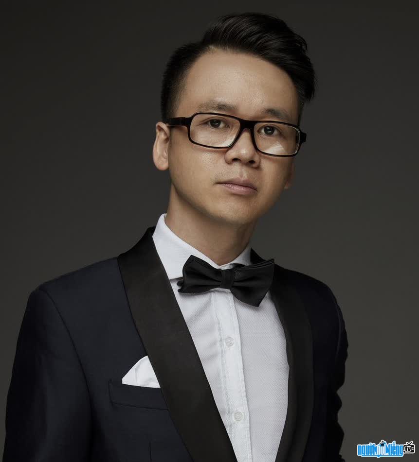Cận cảnh gương mặt điển trai của nhạc sĩ trẻ Tuấn Nguyễn