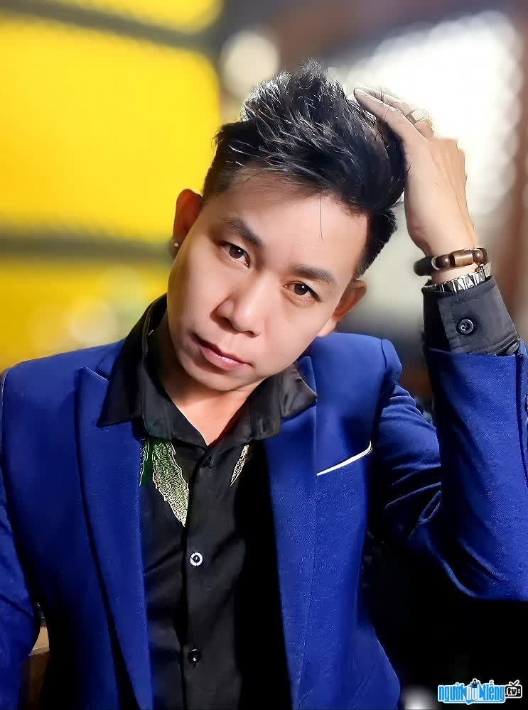  Phan Long Hoang is handsome and elegant
