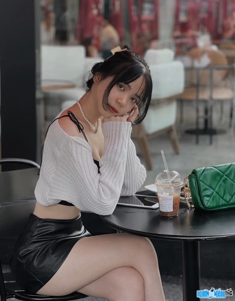 Hotteen Quế Nhi xinh đẹp dịu dàng