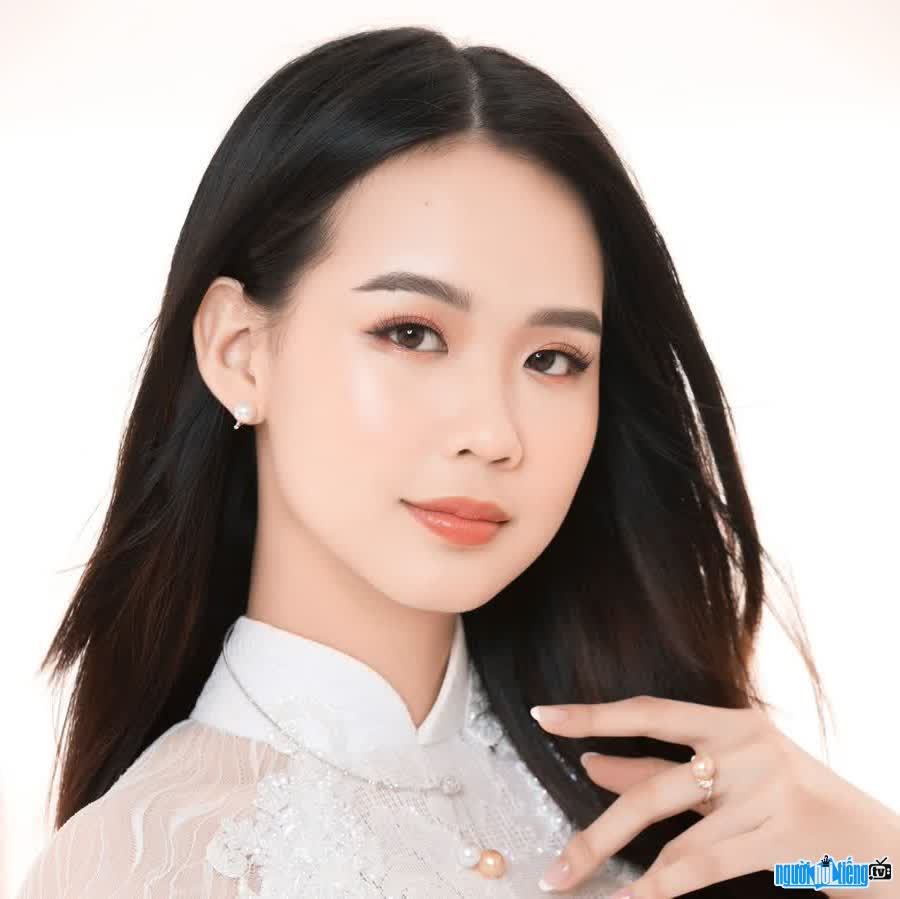  Miss Le Nguyen Bao Ngoc has a very beautiful beauty