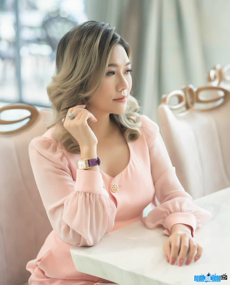 Businesswoman Nha Yen is attractive and beautiful