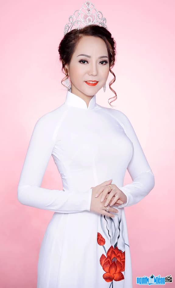  Kim Khanh Chi won 1st runner-up Miss & Mrs Vietnam International Global 2018
