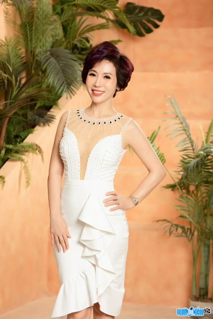 Entrepreneur Bich Hoa - Businesswoman with bravery and talent