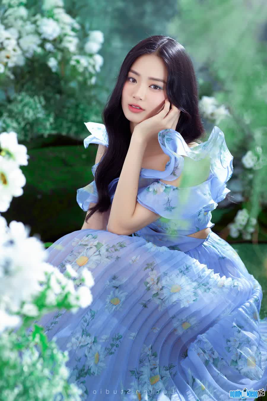 Hình ảnh mới của người đẹp Bùi Khánh Linh