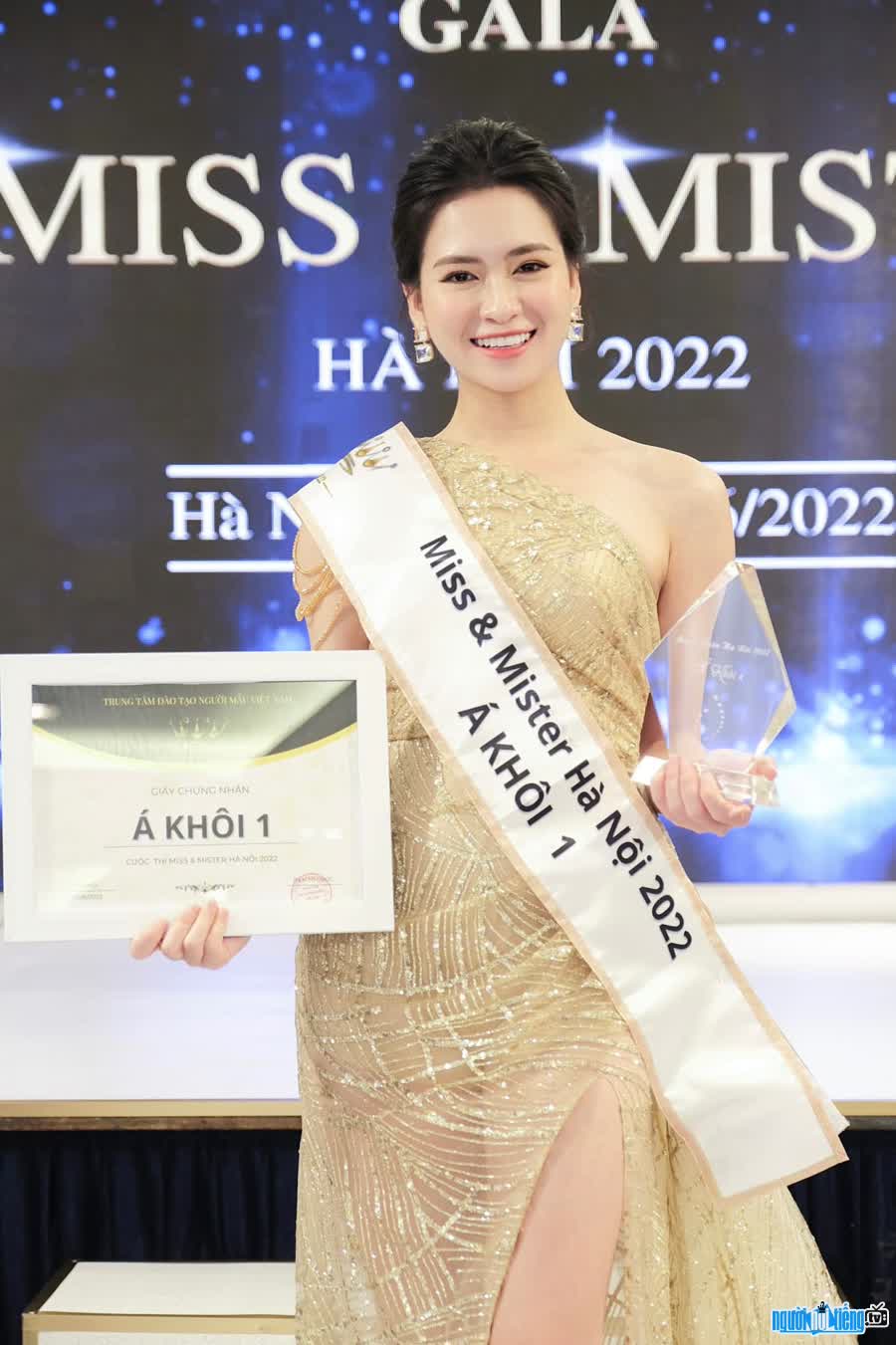 MC Cấn Hồng Anh đạt giải Á khôi 1 cuộc thi Miss & Mister Hà Nội 2022