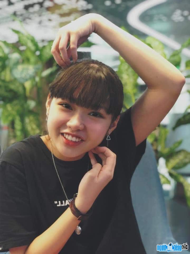 Nguyễn Lê Ngọc Ánh Sáng là thành viên của nhóm nhạc SGO48