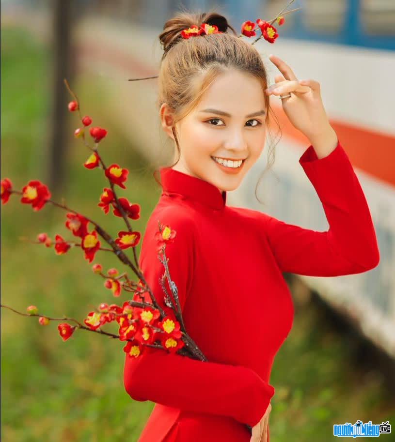 KOLs Ngo Hieu Hiep is beautiful and gentle in ao dai