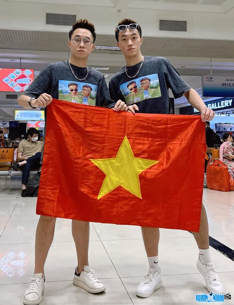 Tiktoker Song Dao cheering for Vietnamese football