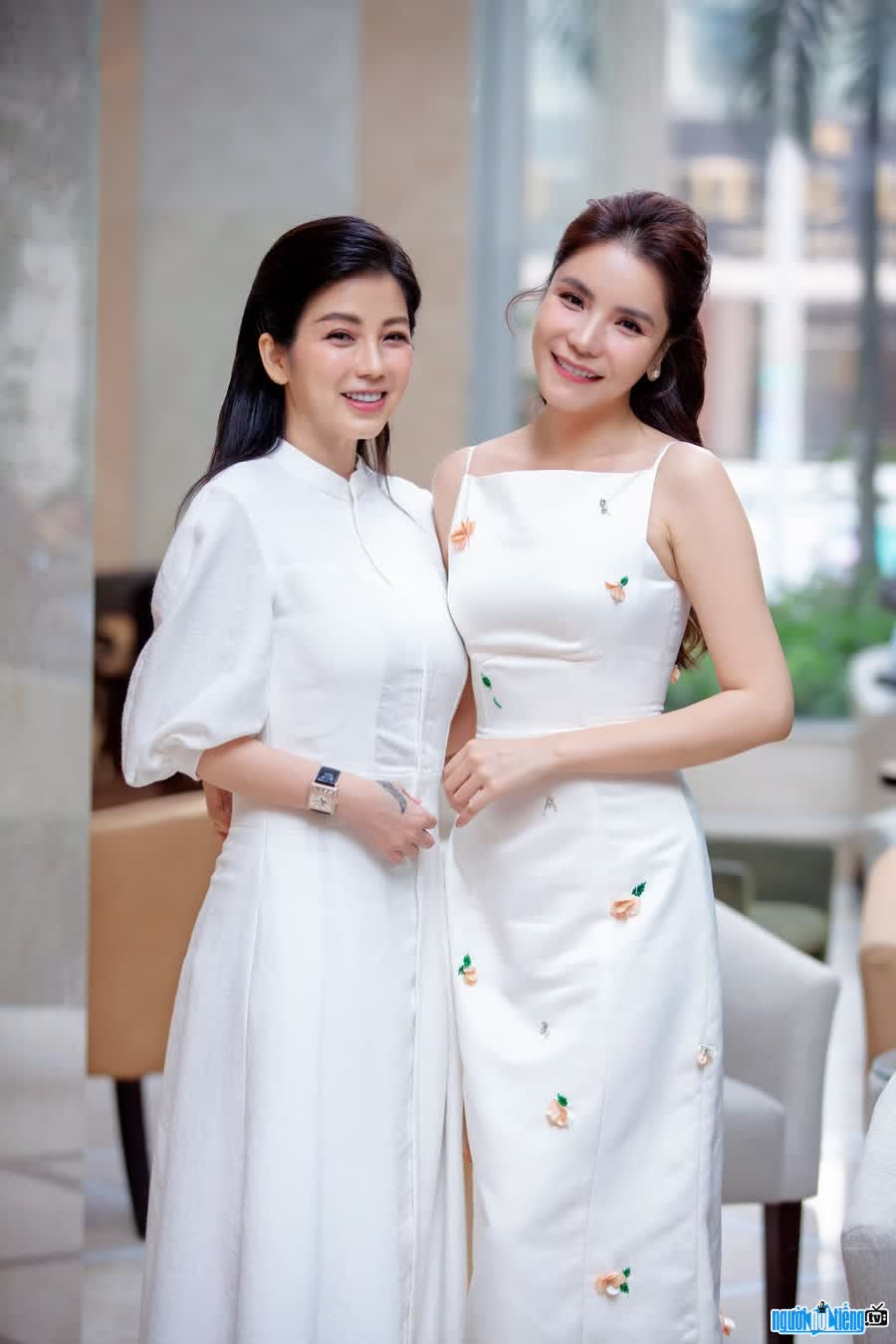 Hình ảnh Tiktoker Angela Ngô và một người bạn