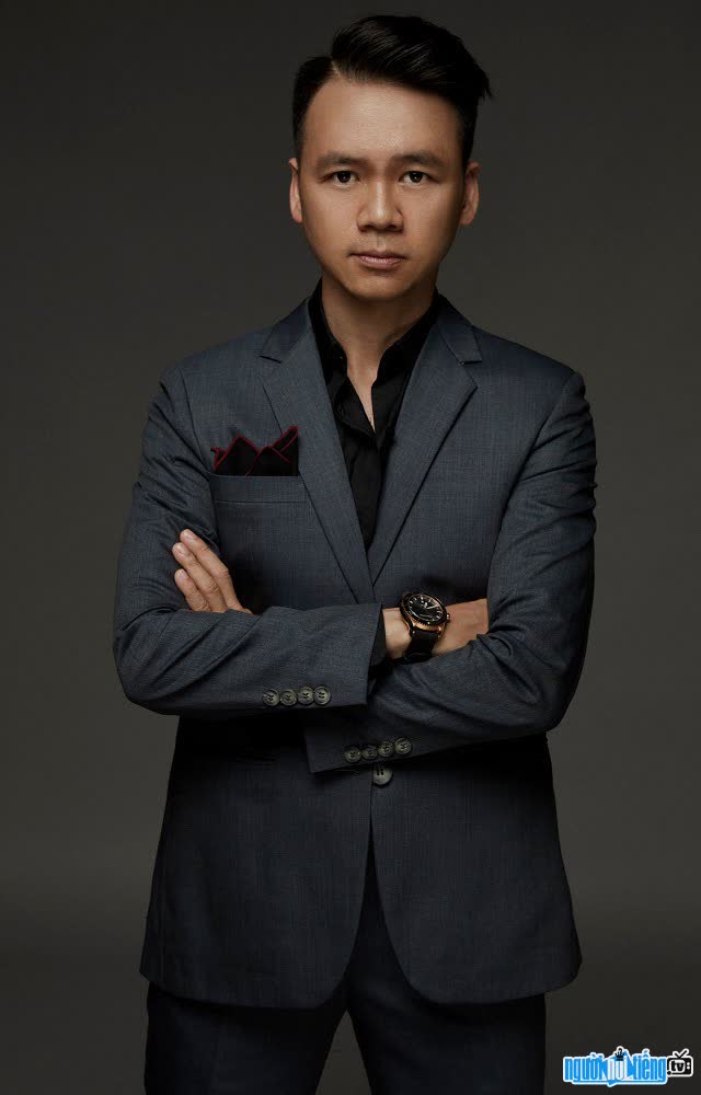  Musician Tuan Nguyen is handsome and elegant