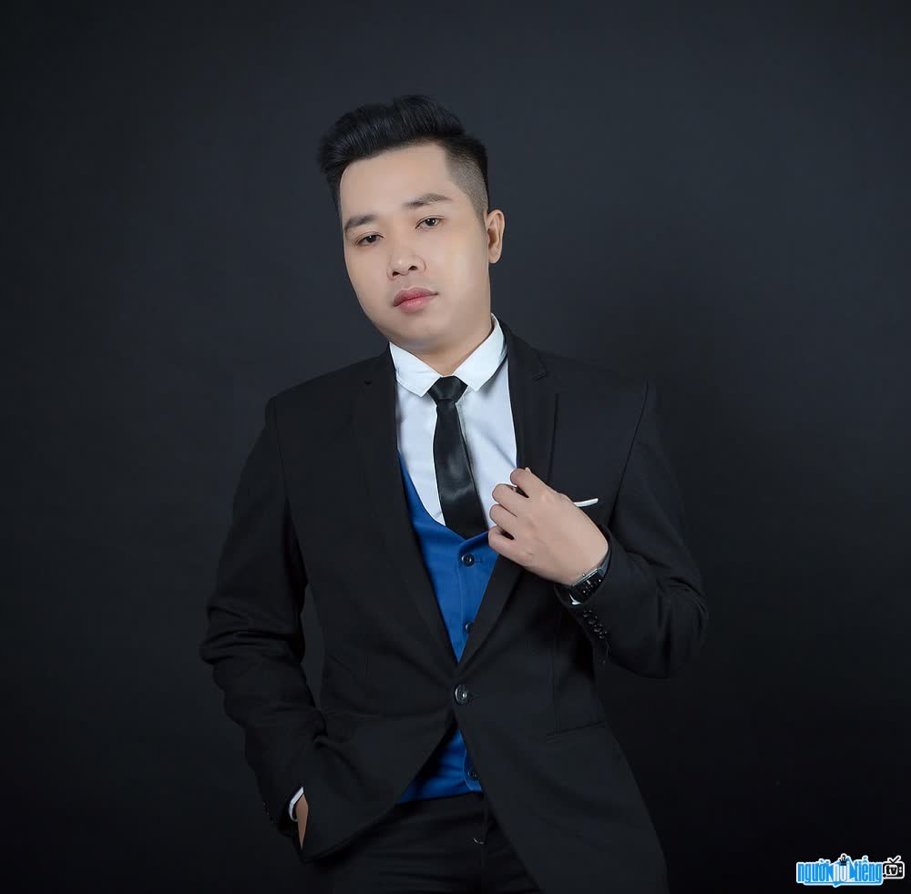 Rapper LilRik điển trai lịch lãm