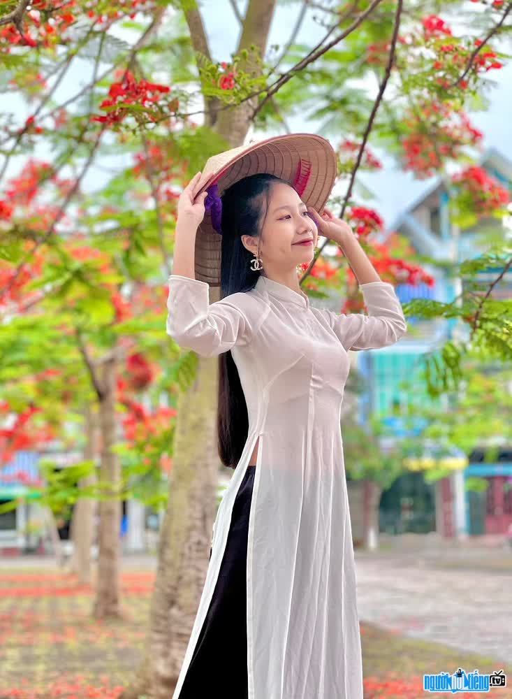  beautiful Le Dieu Ly in ao dai