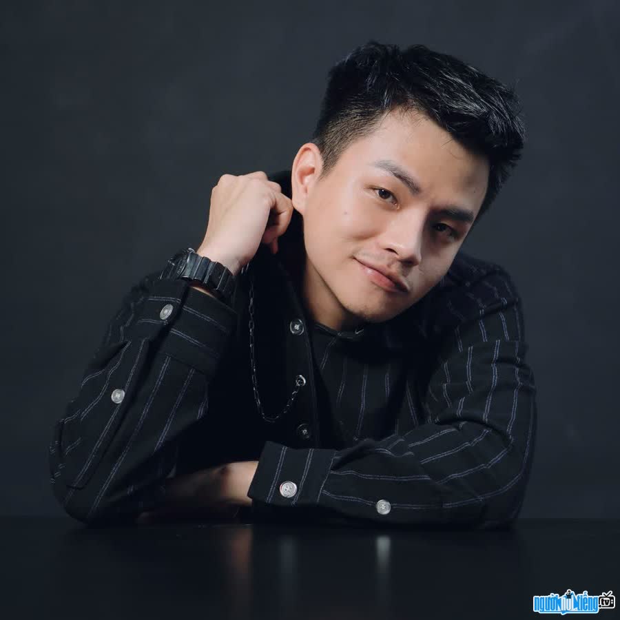 Actor Dezhou is a certain influential figure on social networks