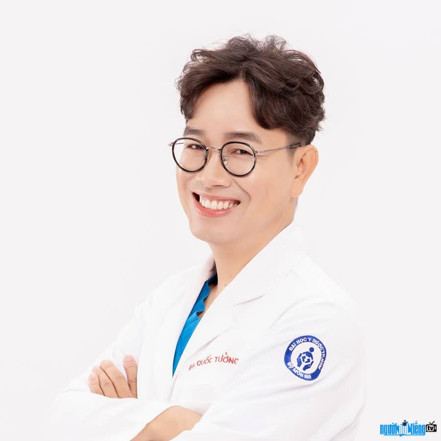  Doctor Hoang Quoc Tuong (Dr Mouse) works at Children's Hospital 2