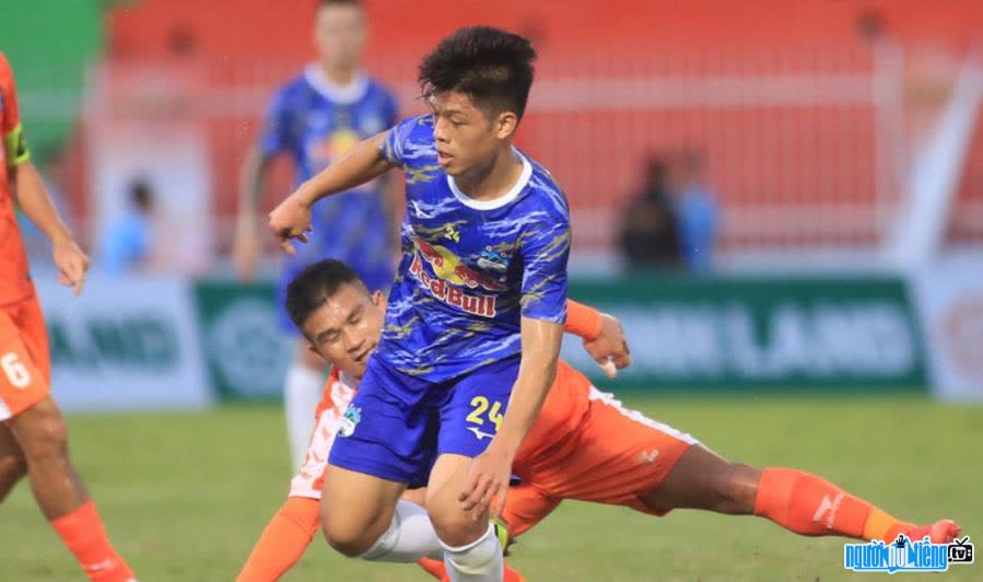Player Nguyen Duc Viet is the youngest player in the U23 Vietnam squad to attend SEA Games 31