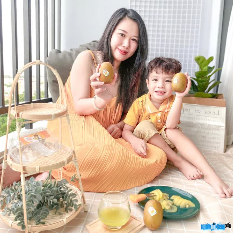 Cute image of Nhu Ngoc and her son