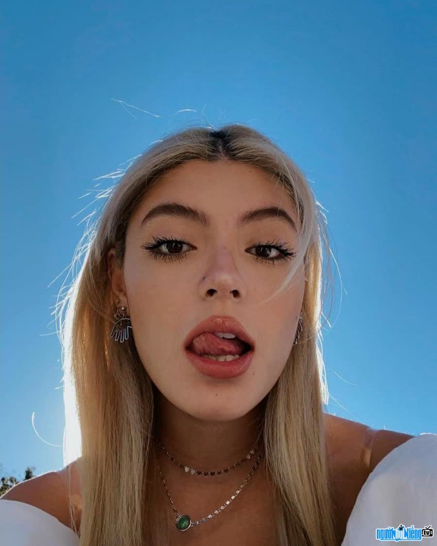 Sabrina Quesada licking sexy lips