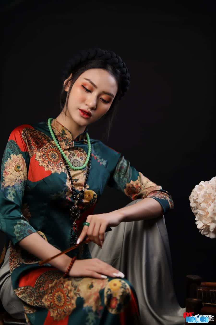 Keree Nguyễn gây ấn tượng bởi bộ ảnh áo dài truyền thống