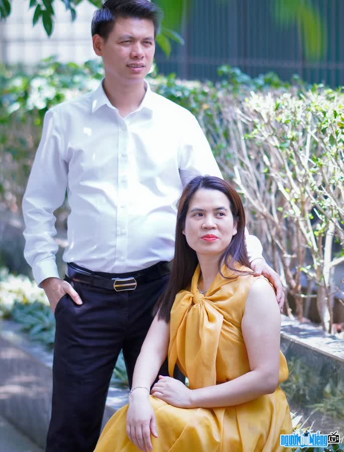 Psychologist Nguyen Thi Lanh is happy with her husband