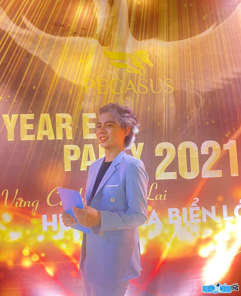 Hình ảnh MC Trương Thanh Thái trên sân khấu