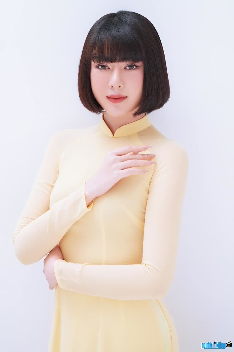 Image of beauty in Miss Ethnic Contest Nguyen Hong Diem gentle beauty with traditional ao dai