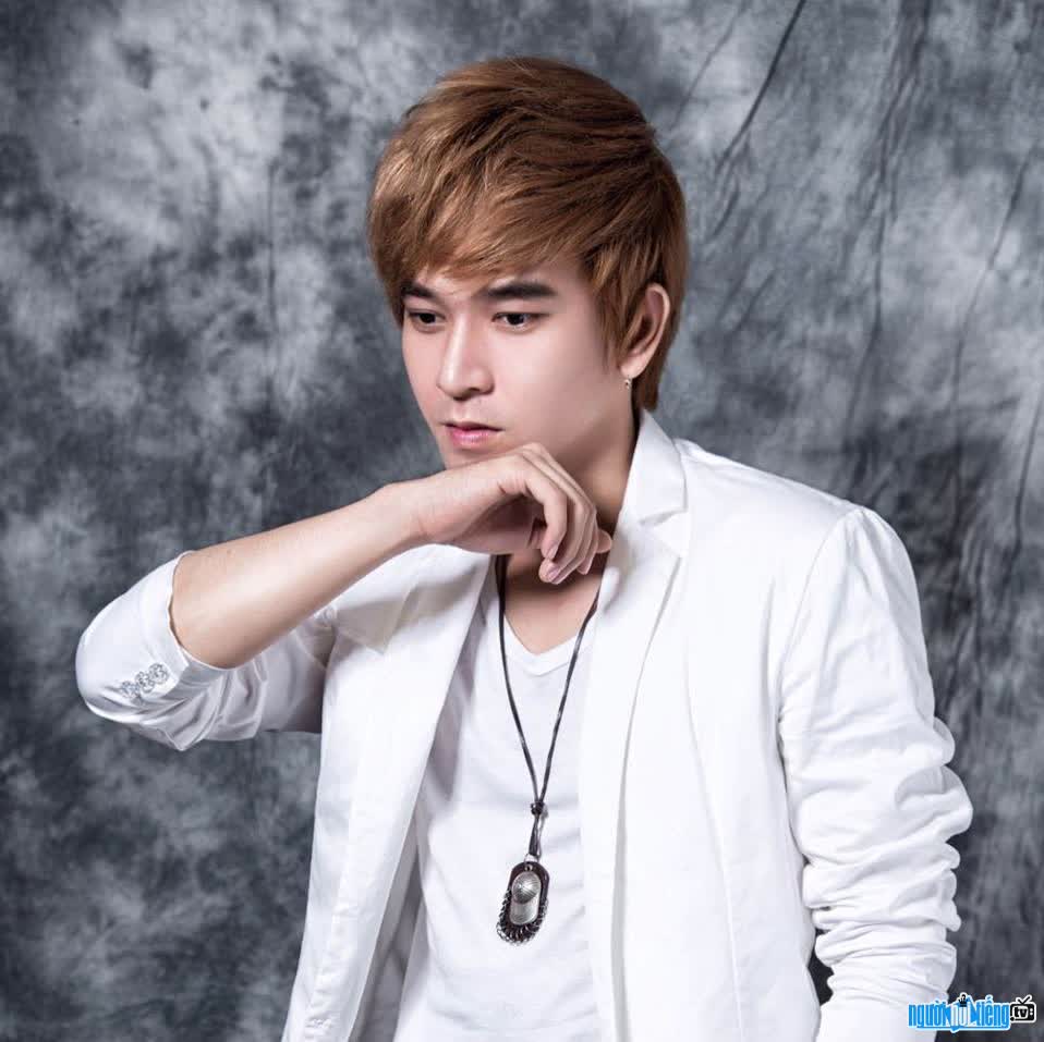  The image of the handsome Ho Phong An