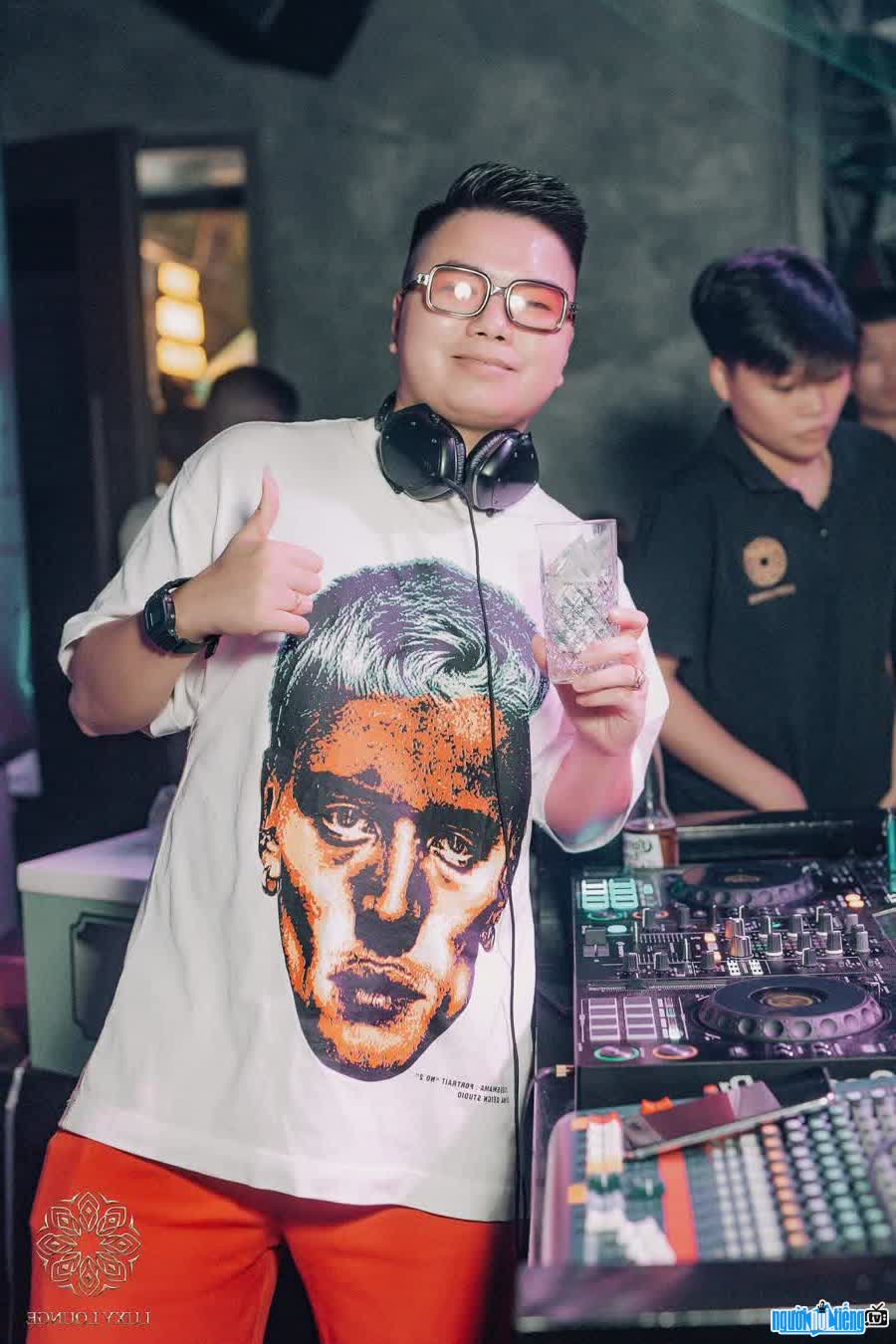 DJ Triệu Muzik có ước mơ đưa dòng nhạc Vinahouse ra thị trường quốc tế