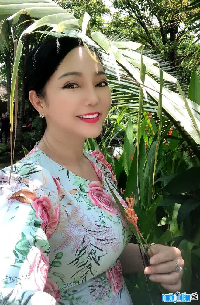  Kim Khanh Chi - female singer beautiful and talented doctor Bolero