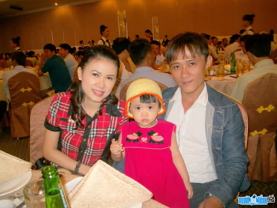 Photo photo of Mac Nhu Nhan and his family