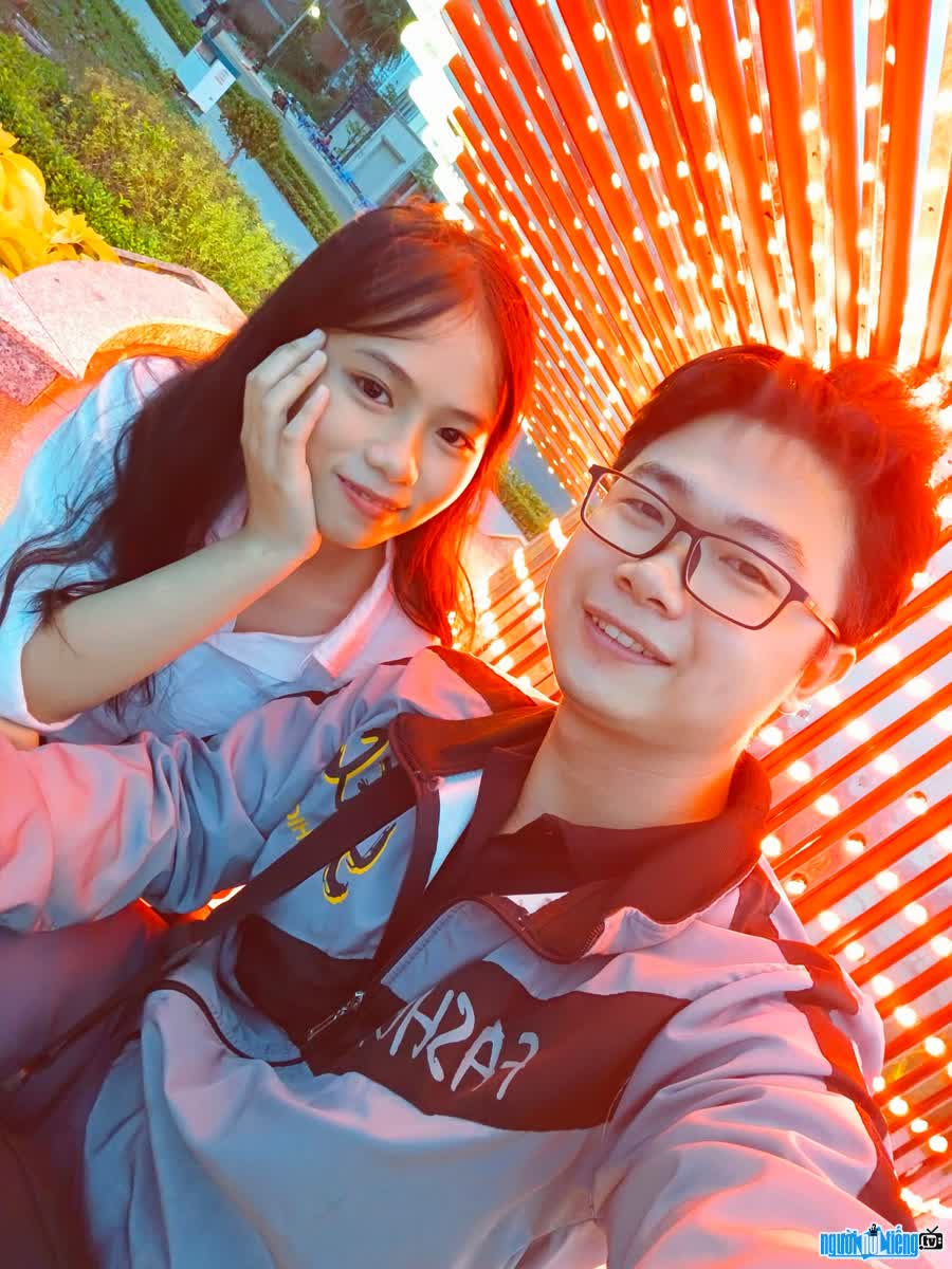 Photo of Tiktoker Nguyen Chan Nam and his girlfriend