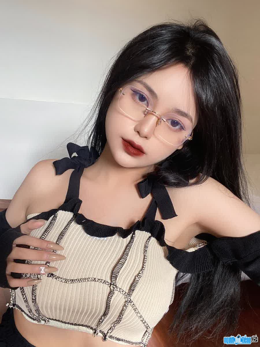 Hot girl Nguyễn Trương Anh Thư hiện đang là một người mẫu quảng cáo