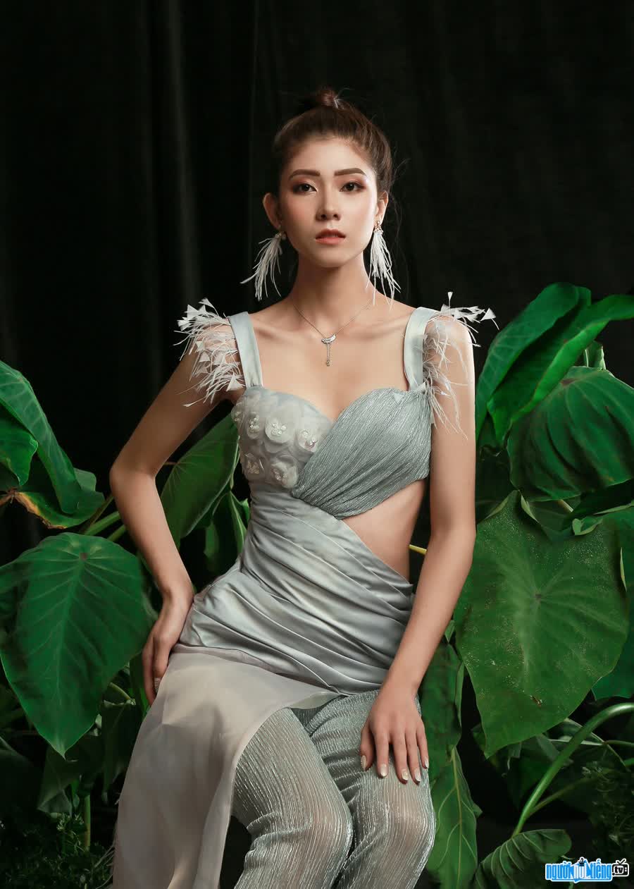 Phuong Chinh is beautiful and beautiful. charisma in every photo shoot