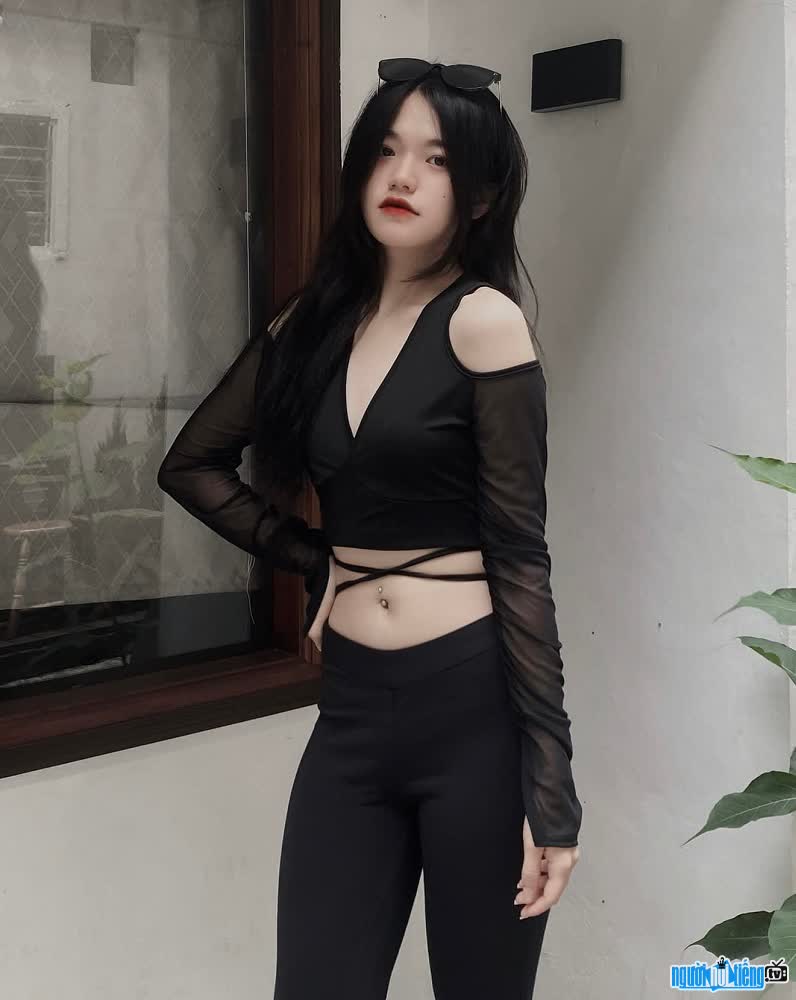 Đỗ Phương Linh xinh đẹp năng động